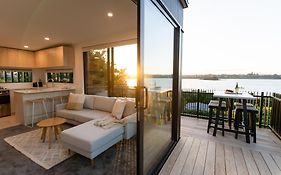 Harbour Haven - A Sunset Oasis! - By Kosh Bnb